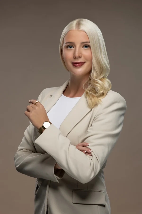 Corporate headshot photography by Nastaran Abdolmaleki, Dubai