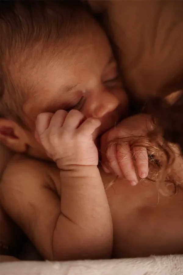 Newborn photography by Nastaran Abdolmaleki, Dubai