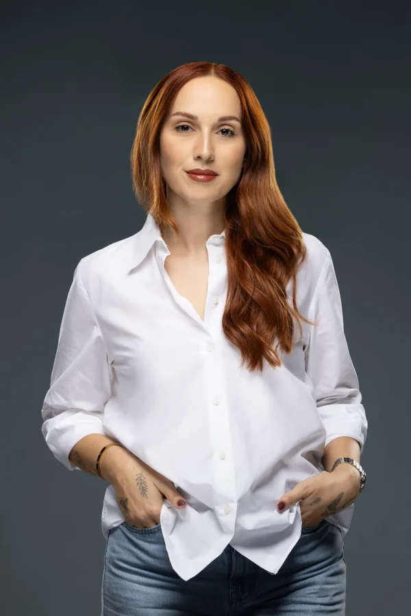 Corporate headshot photography by Nastaran Abdolmaleki, Dubai
