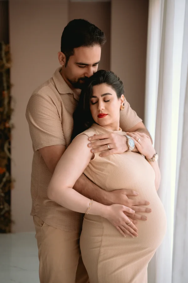 Maternity photography by Nastaran Abdolmaleki, Dubai