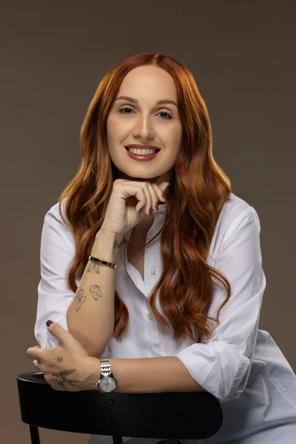 Corporate headshot photography by Nastaran Abdolmaleki, Dubai