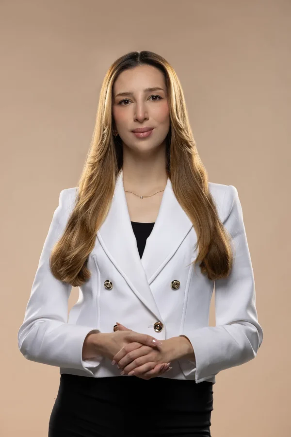 Corporate headshot photography by Nastaran Abdolmaleki, Dubai