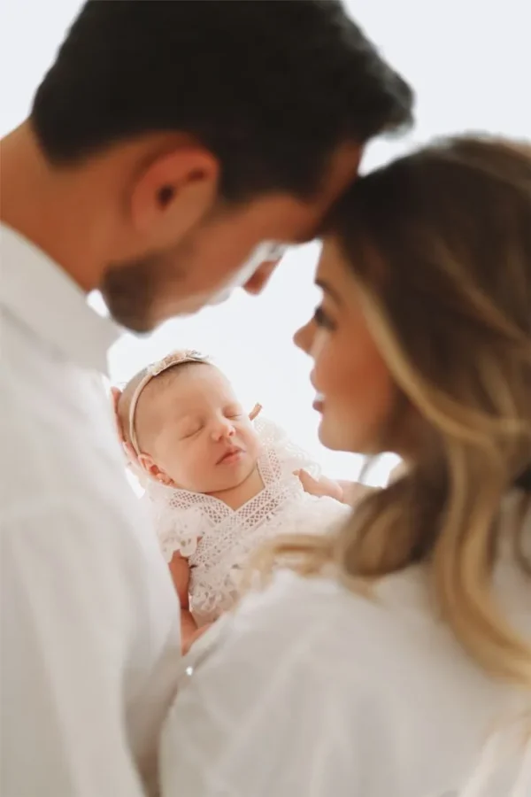 Newborn photography by Nastaran Abdolmaleki, Dubai