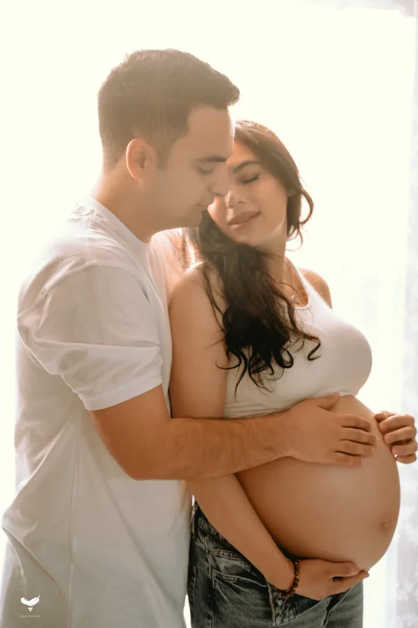 Maternity photography by Nastaran Abdolmaleki, Dubai