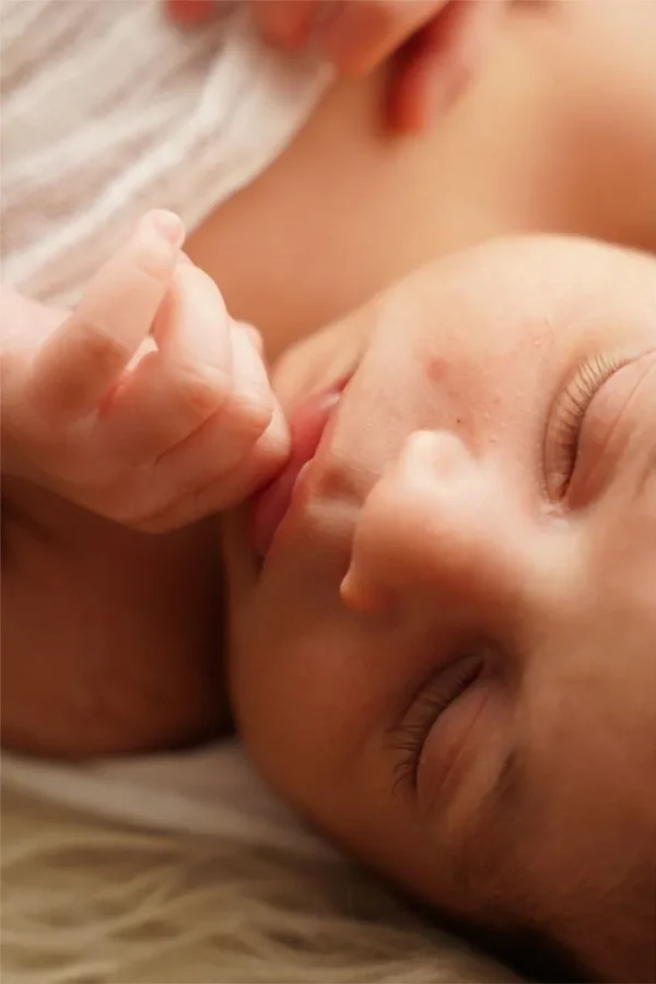 Newborn photography by Nastaran Abdolmaleki, Dubai