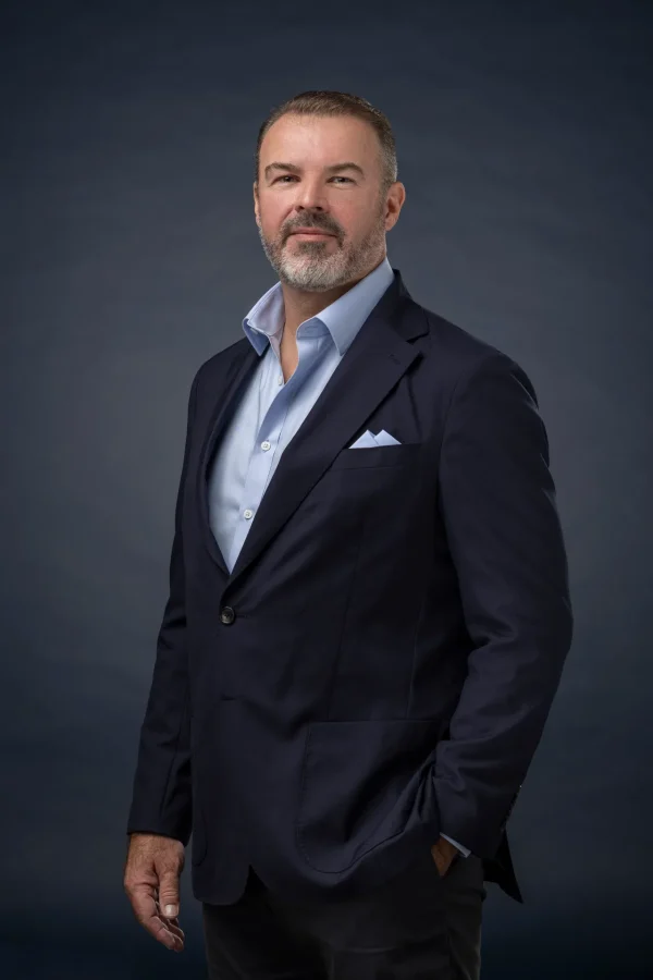 Corporate headshot photography by Nastaran Abdolmaleki, Dubai