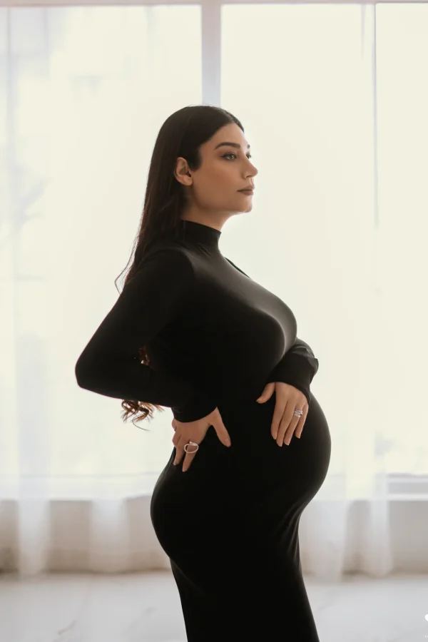 Maternity photography by Nastaran Abdolmaleki, Dubai