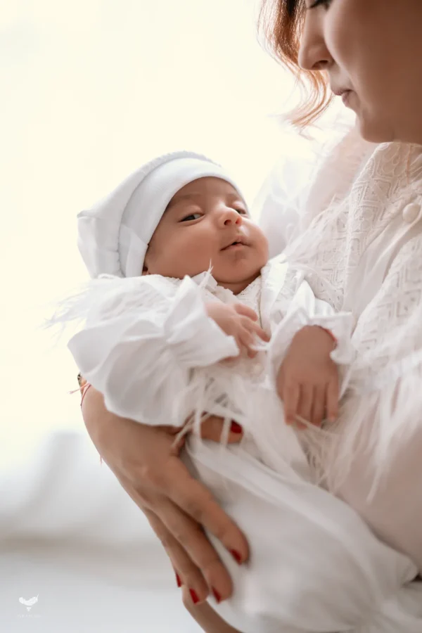 Newborn photography by Nastaran Abdolmaleki, Dubai