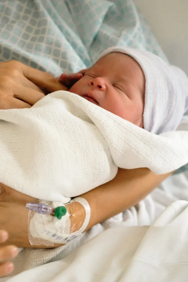 Newborn photography by Nastaran Abdolmaleki, Dubai
