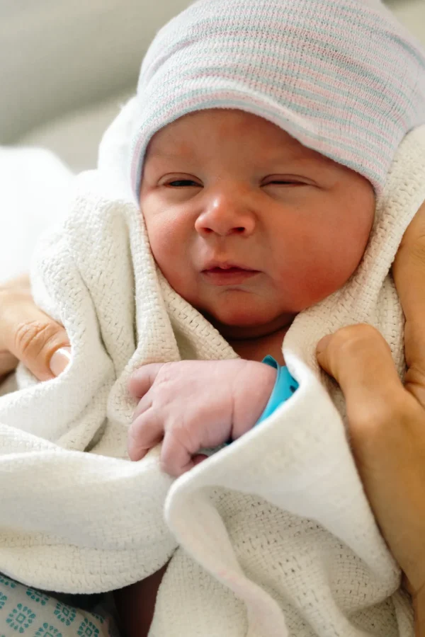 Newborn photography by Nastaran Abdolmaleki, Dubai