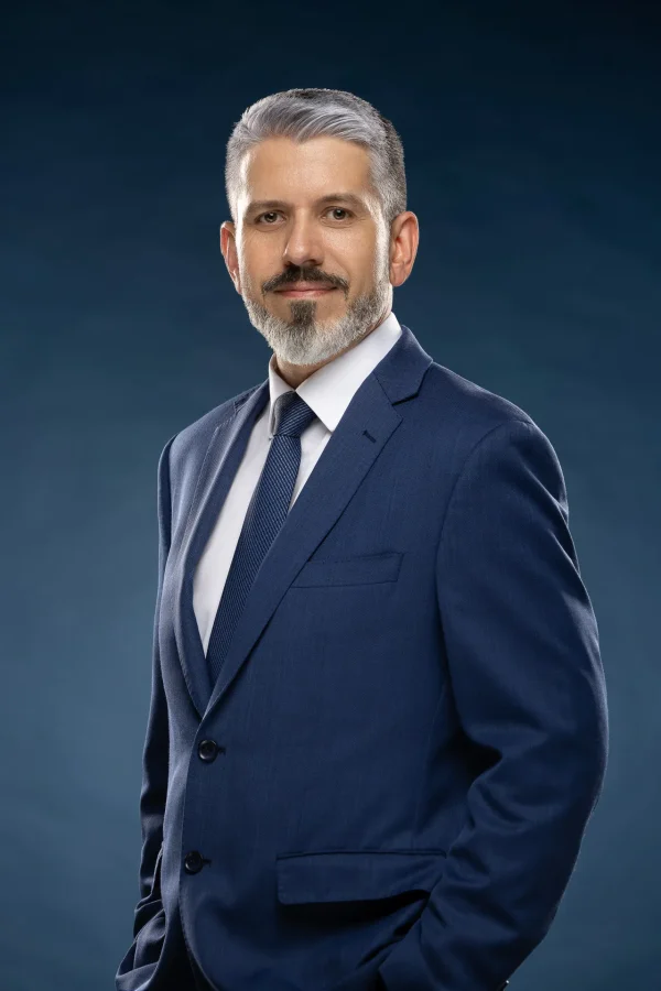 Corporate headshot photography by Nastaran Abdolmaleki, Dubai