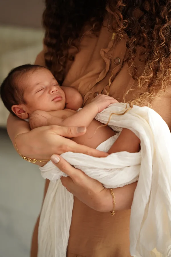 Newborn photography by Nastaran Abdolmaleki, Dubai