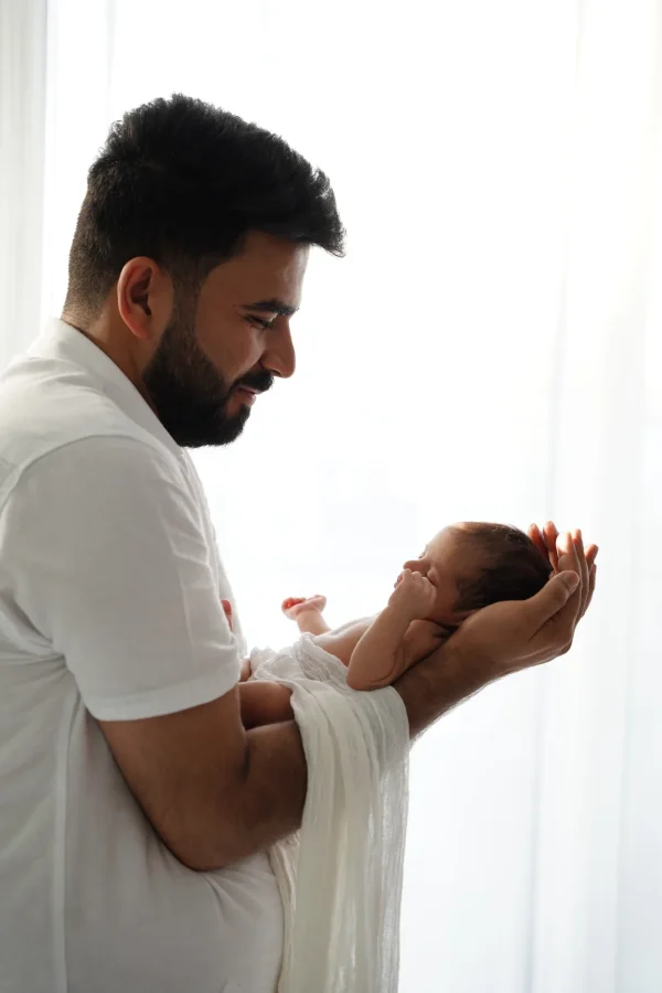 Newborn photography by Nastaran Abdolmaleki, Dubai