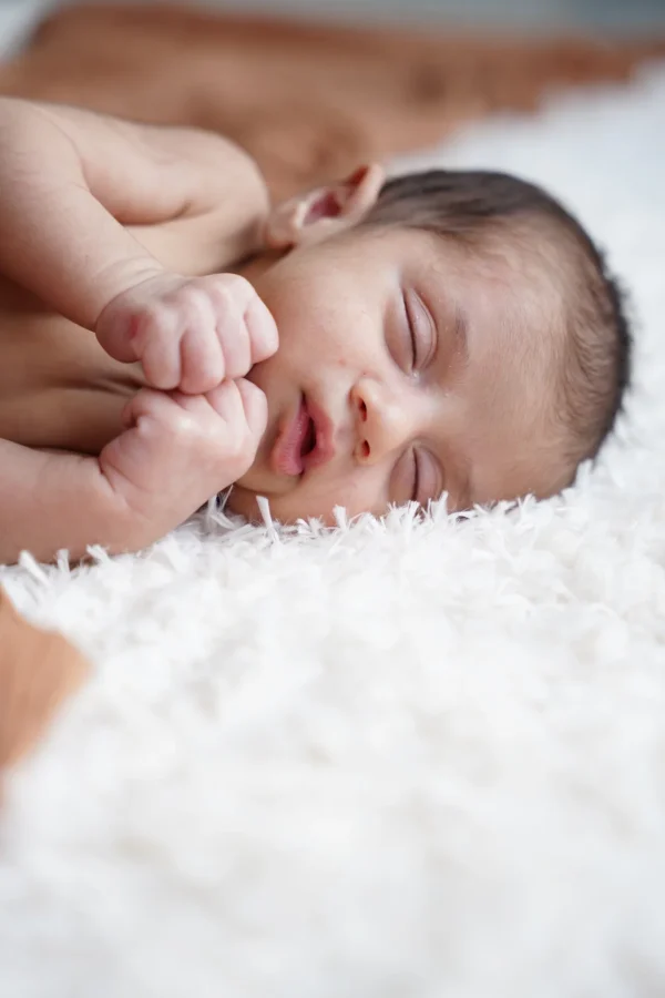 Newborn photography by Nastaran Abdolmaleki, Dubai