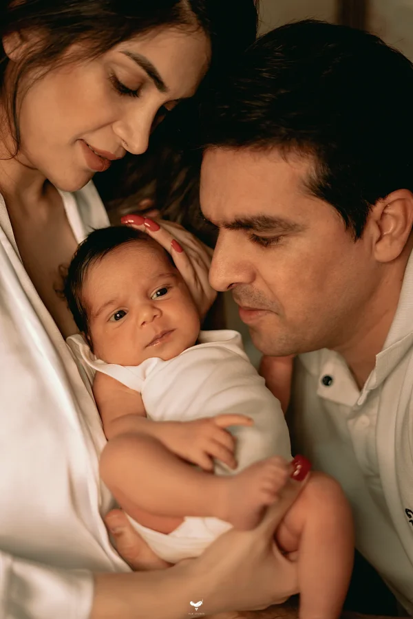 Newborn photography by Nastaran Abdolmaleki, Dubai
