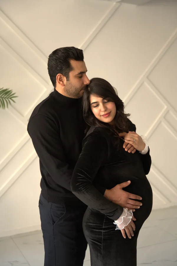 Maternity photography by Nastaran Abdolmaleki, Dubai